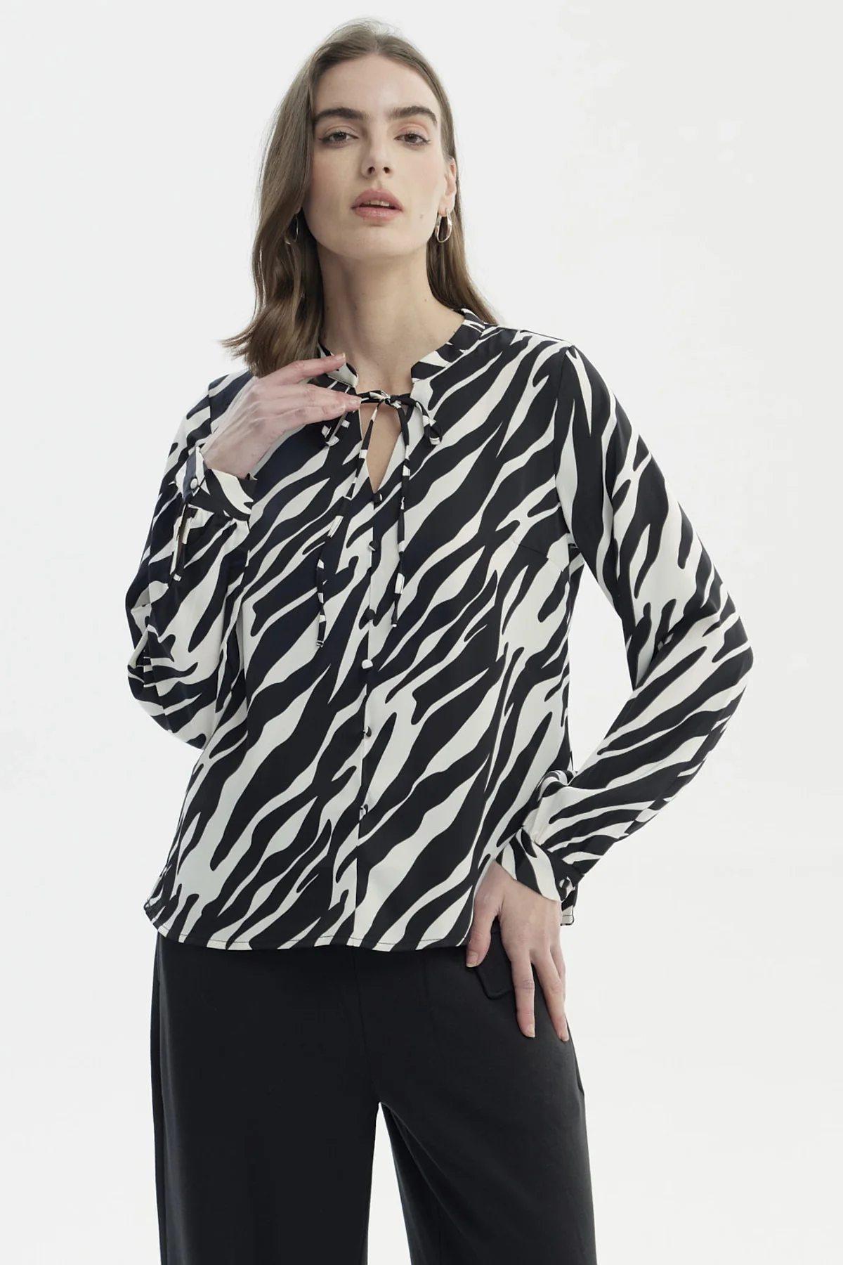 Blusa Mujer Cuello Mao Con Cordones Crudo