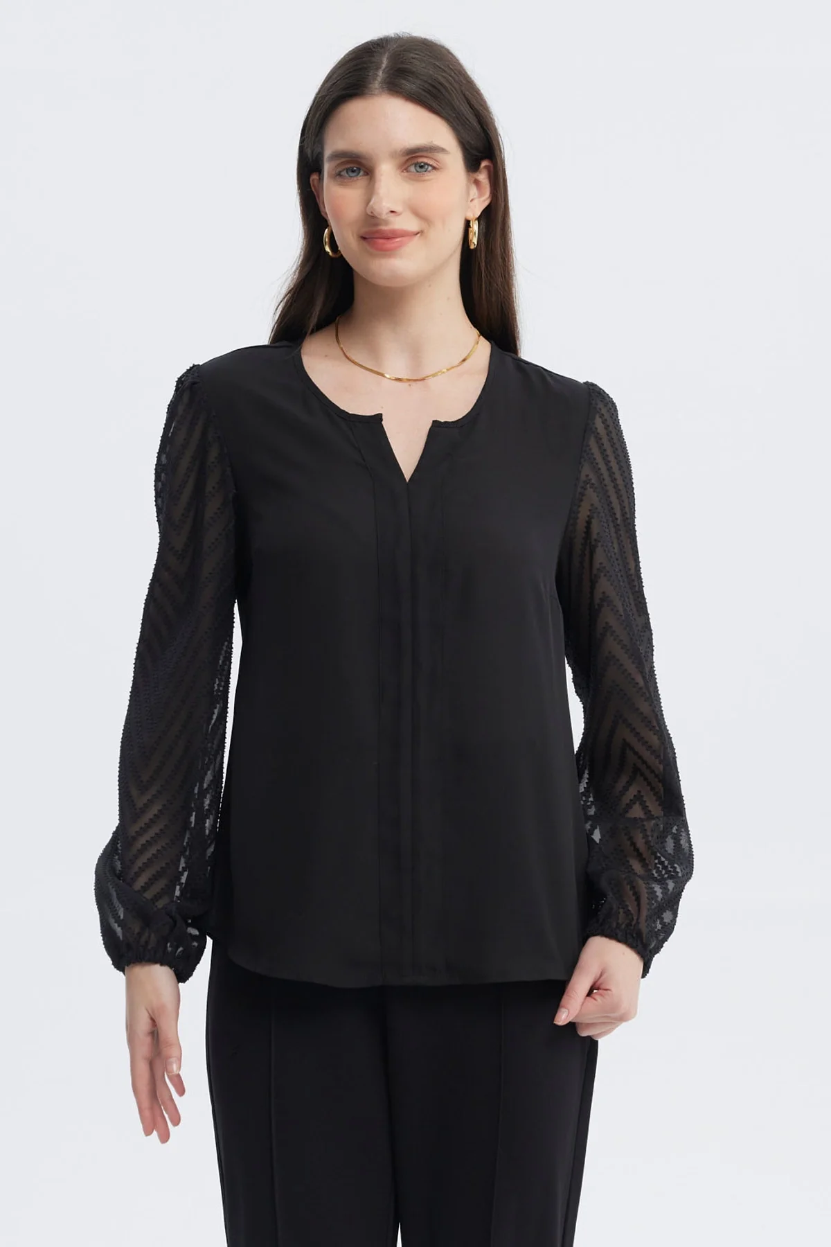 Blusa Mujer Cuello Y Puño En Contraste Negro