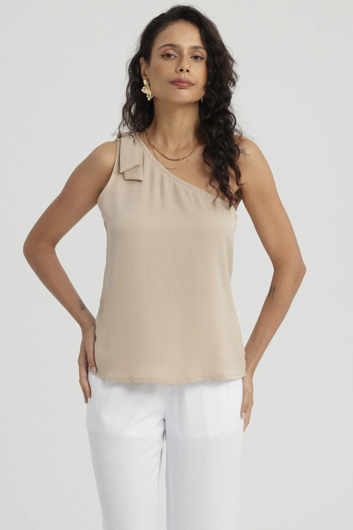 Blusa Mujer Hombro Asimétrico Beige Claro