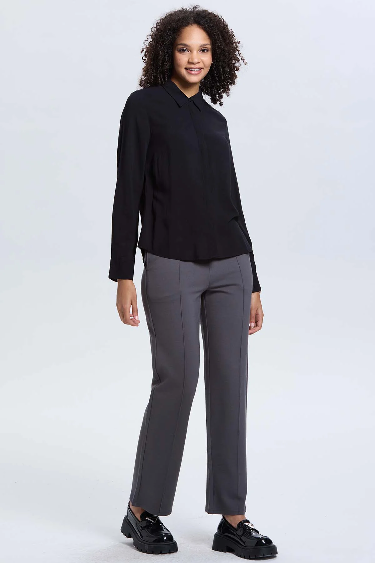 Blusa Mujer Satinada Abotonada Negro - Image 4