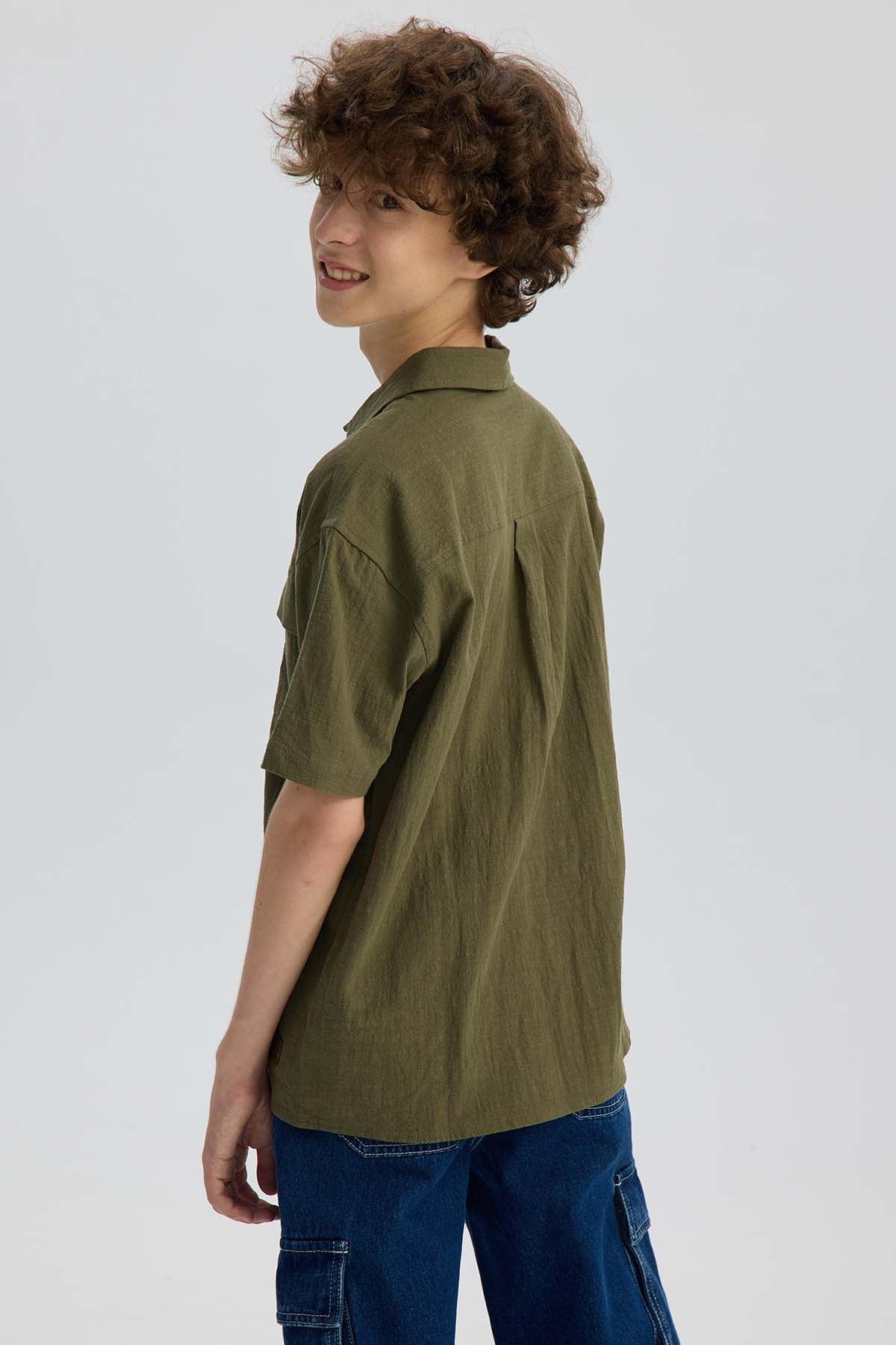 Camisa Niño Con Bolsillo Verde Militar - Image 3