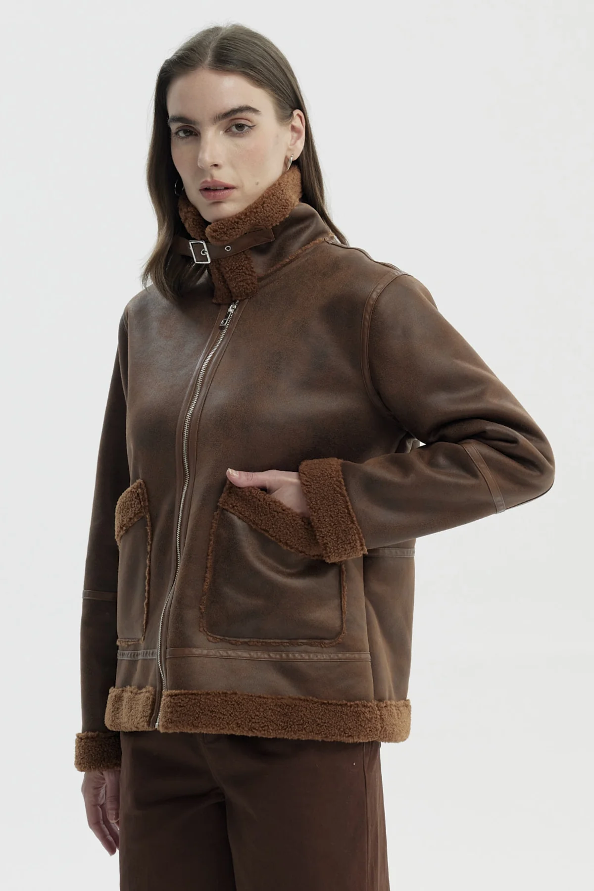 Chaqueta Mujer Slim Cuello Camisero Camel Oscuro - Image 2