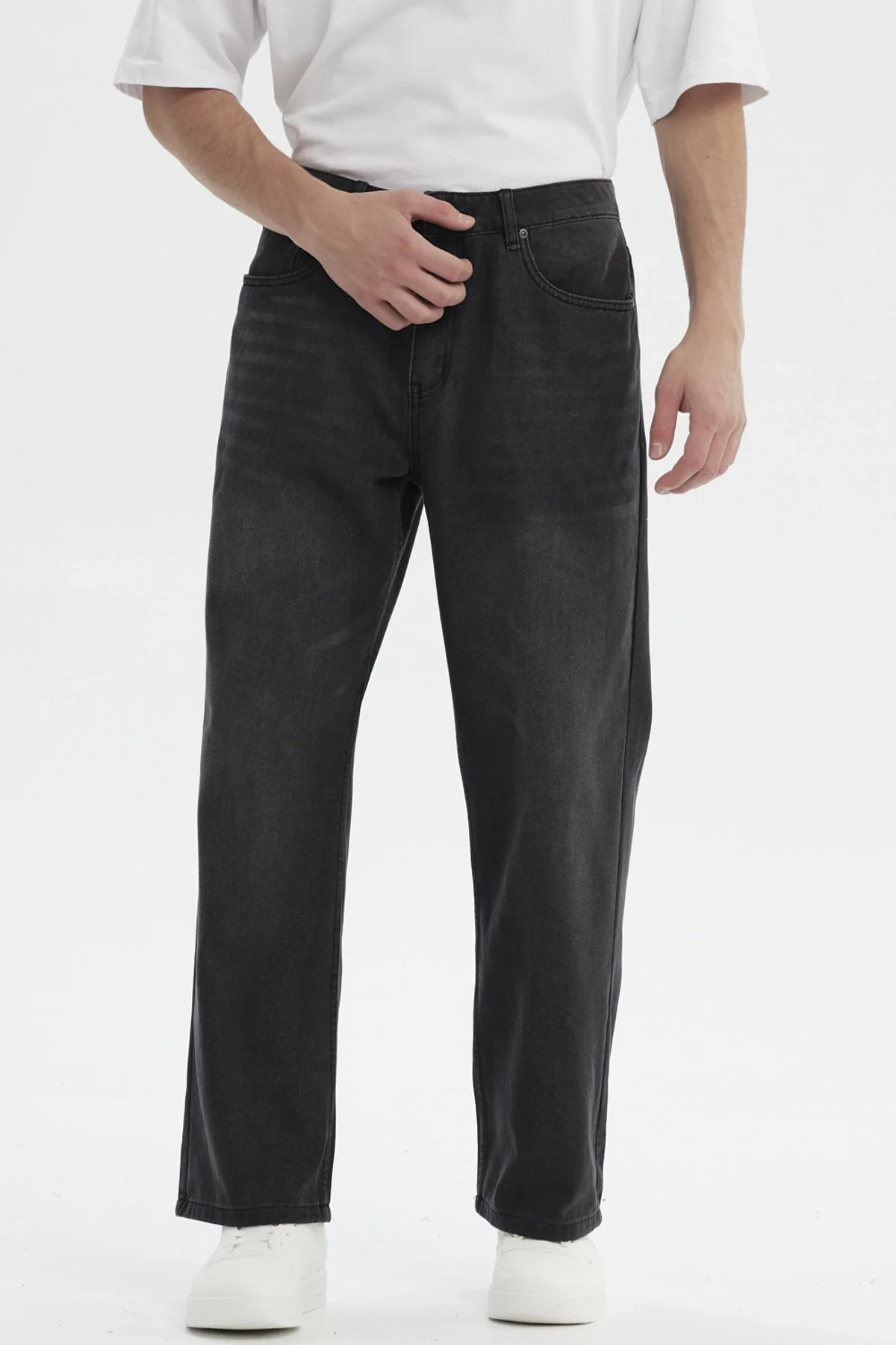 Jeans Hombre 643 Calce Recto Gris Oscuro