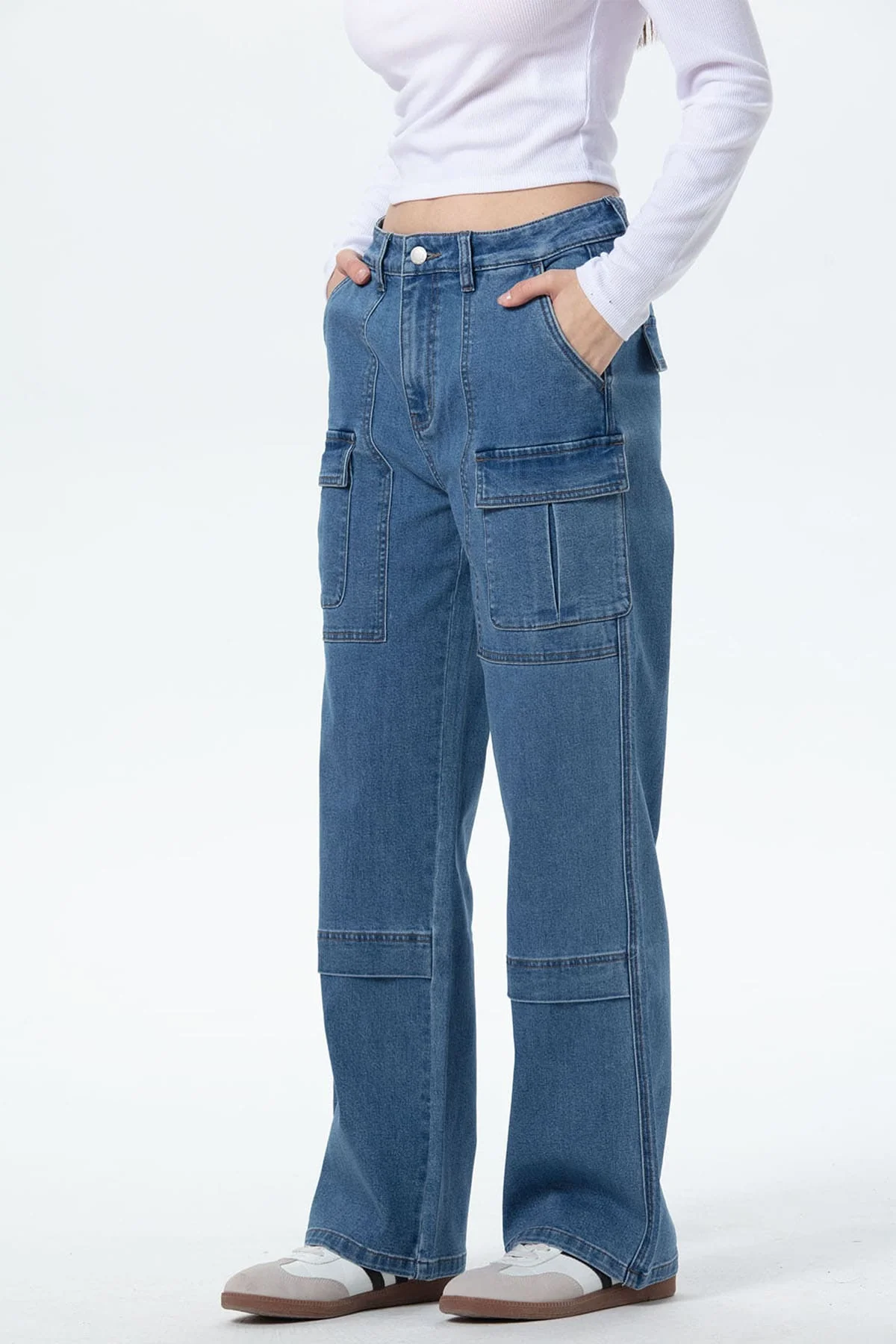 Jeans Mujer Cargo Calce Recto Azul - Image 2