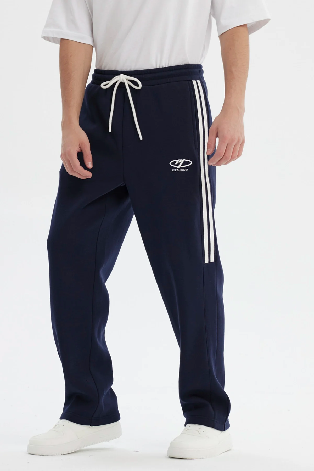 Pantalón Buzo Hombre Calce Recto Azul Marino - Image 2