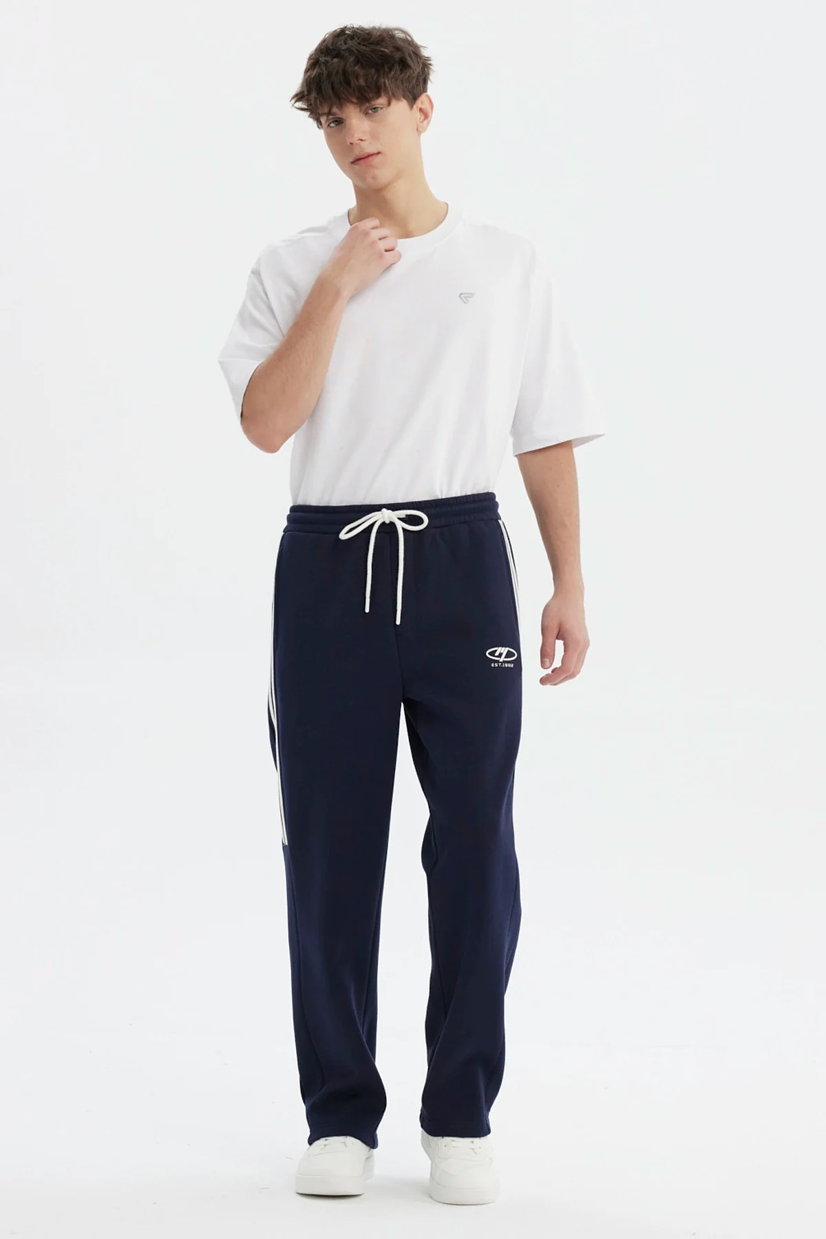 Pantalón Buzo Hombre Calce Recto Azul Marino - Image 4