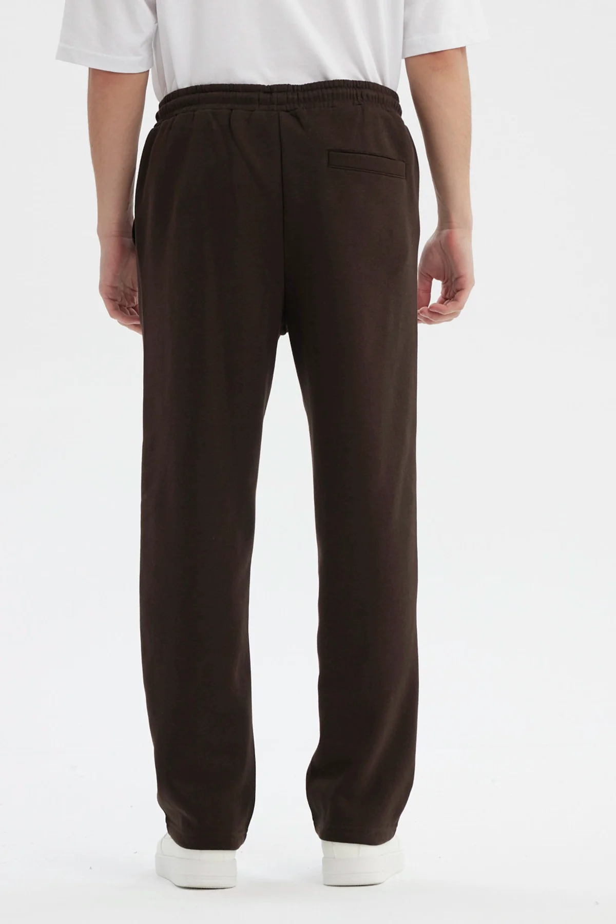 Pantalón Buzo Hombre Calce Recto Chocolate - Image 3
