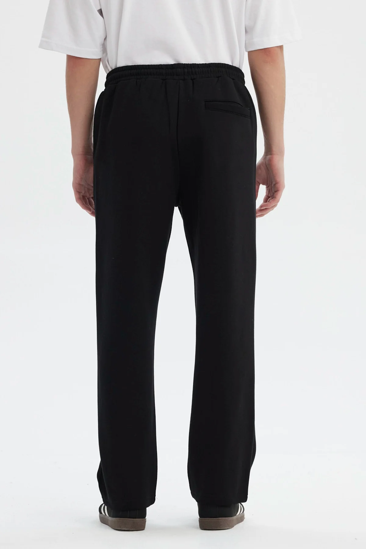 Pantalón Buzo Hombre Calce Recto Negro - Image 3