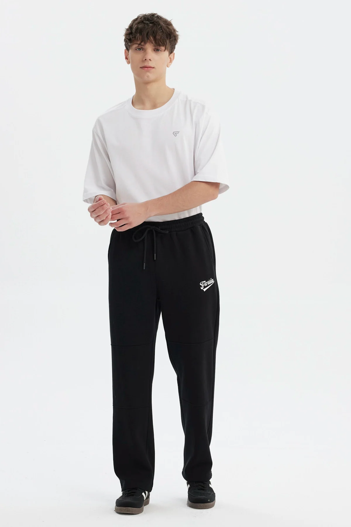 Pantalón Buzo Hombre Calce Recto Negro - Image 4