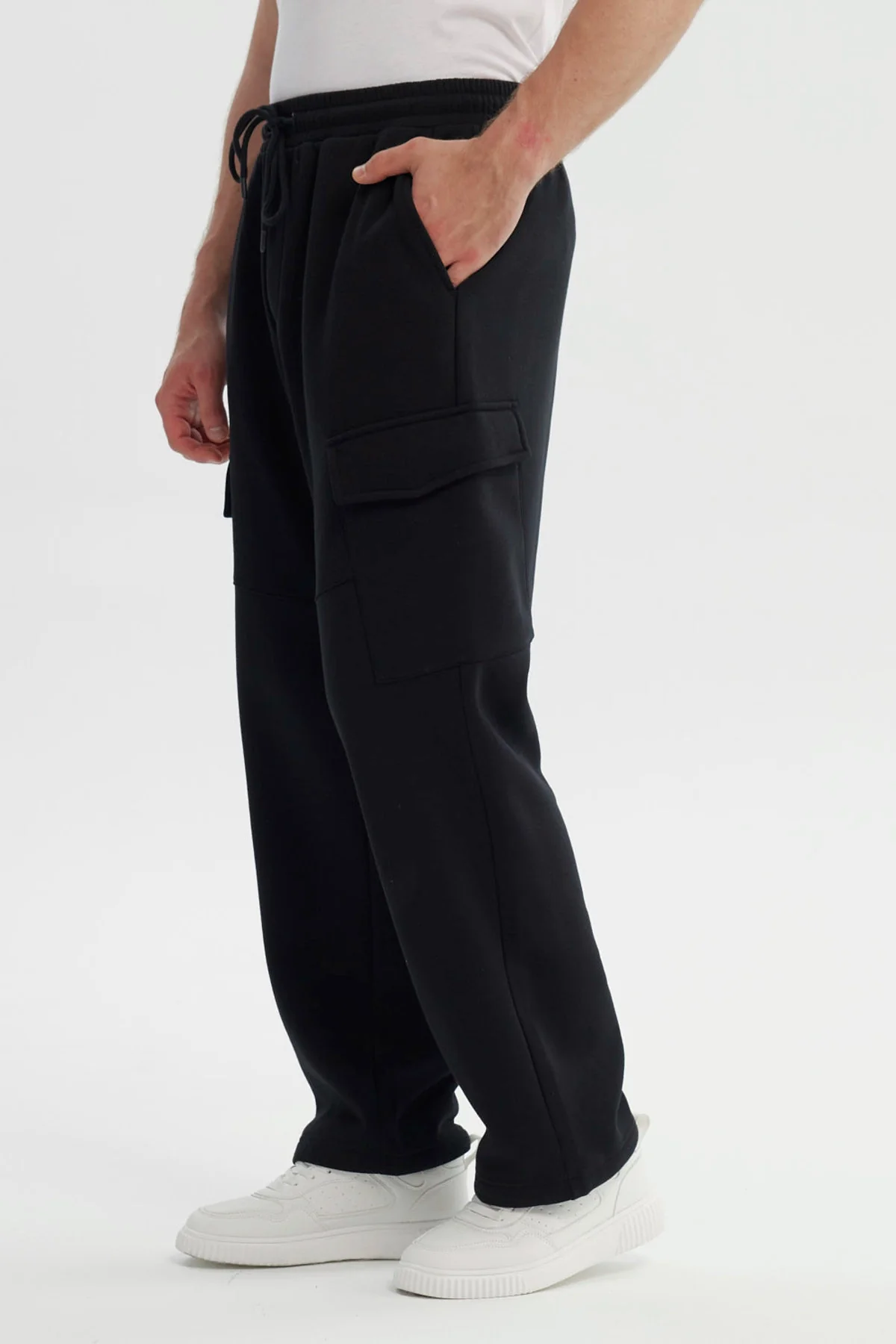 Pantalón Buzo Hombre Calce Recto Negro - Image 2