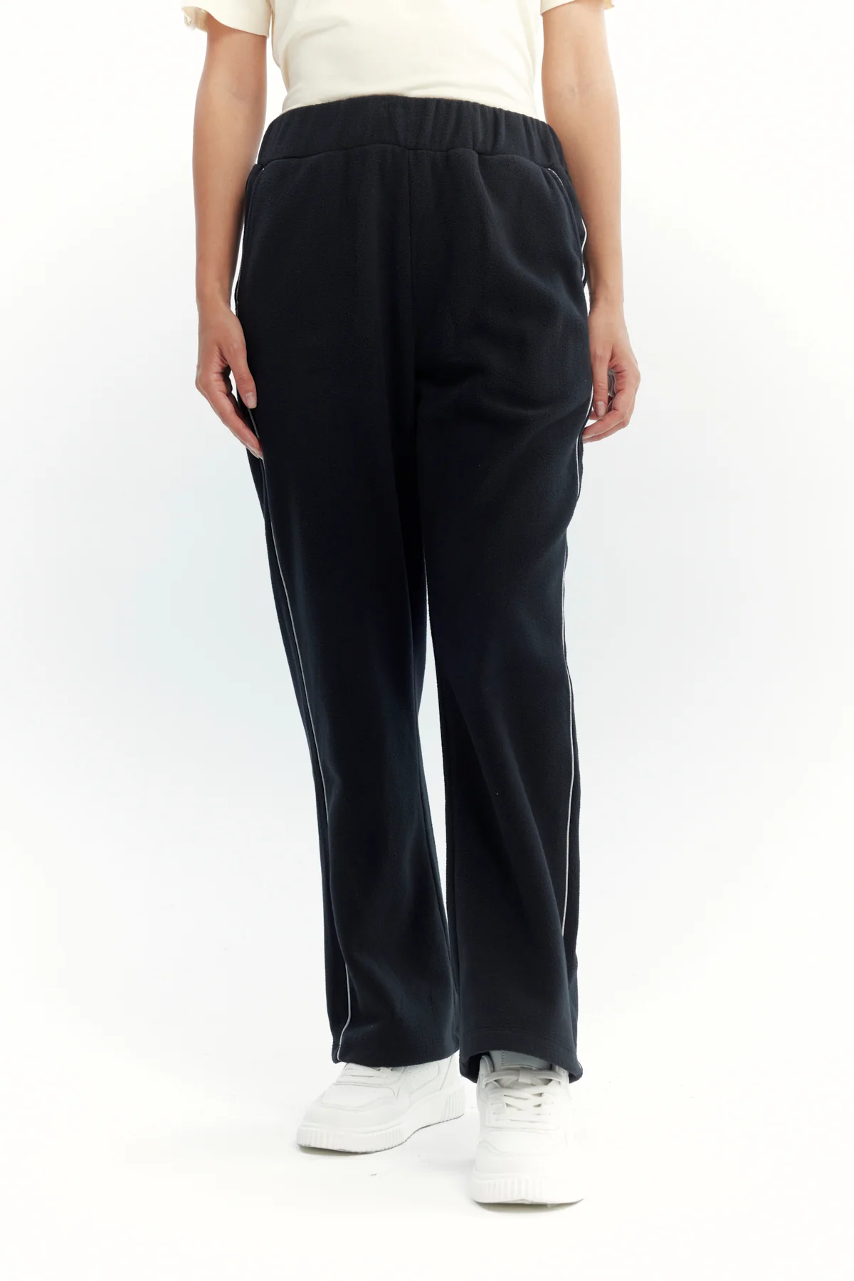 Pantalón Buzo Mujer Calce Recto Micropolar Negro