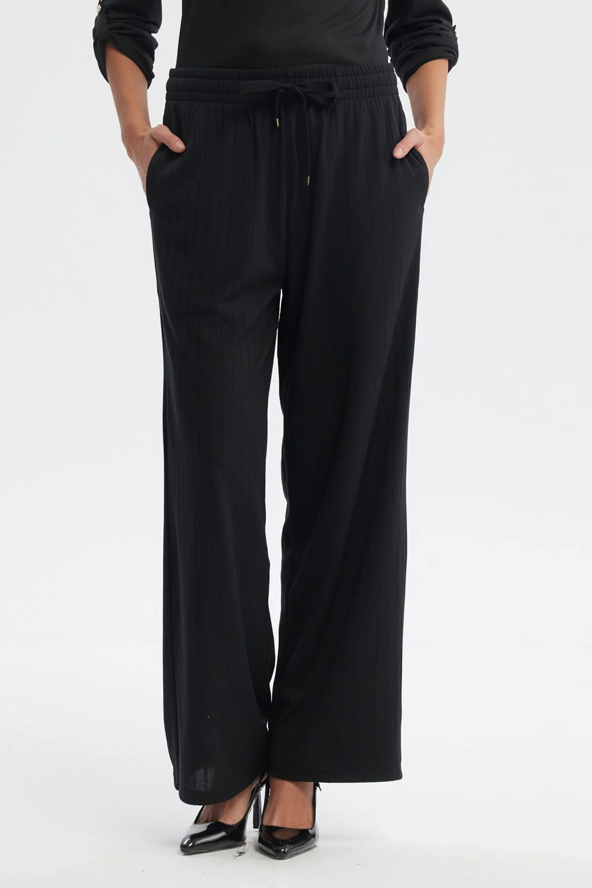 Pantalón Buzo Mujer Calce Recto Negro