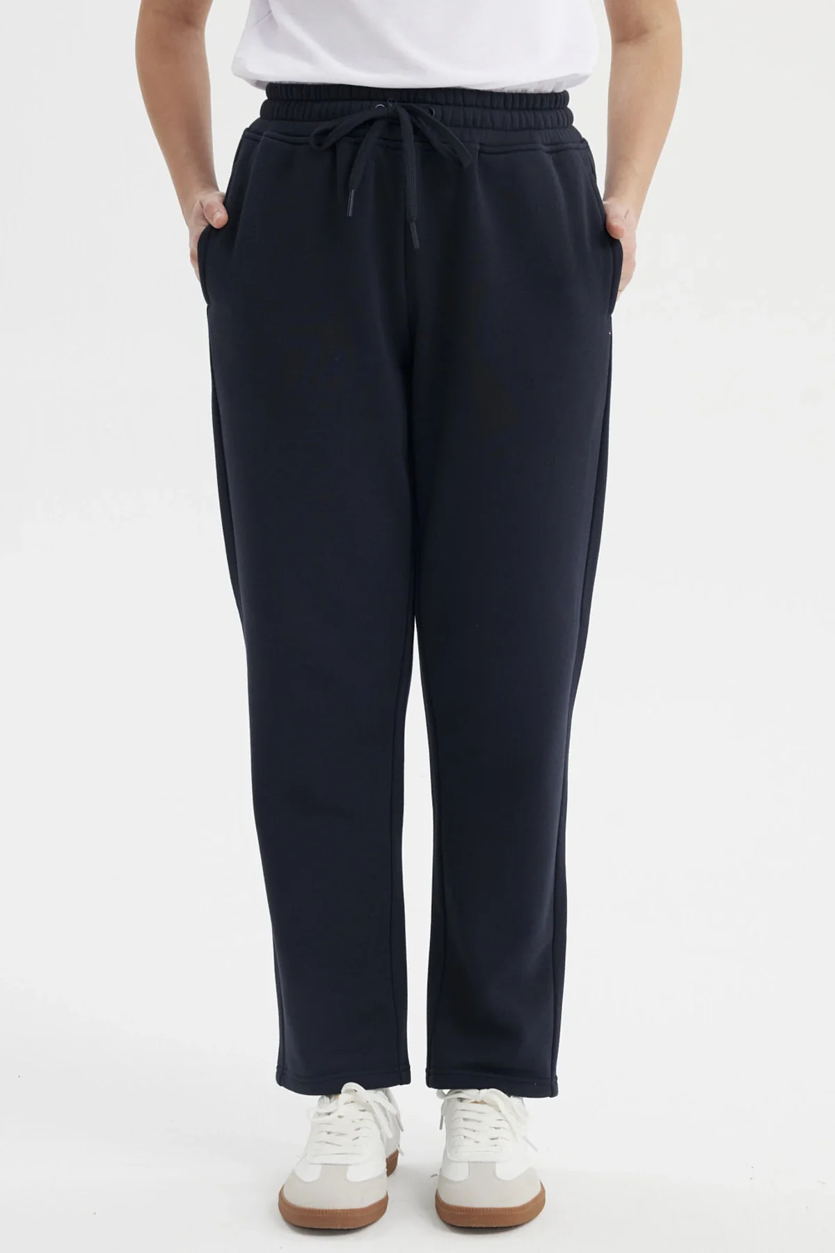 Pantalón Buzo Mujer Calce Recto Slim Azul Marino