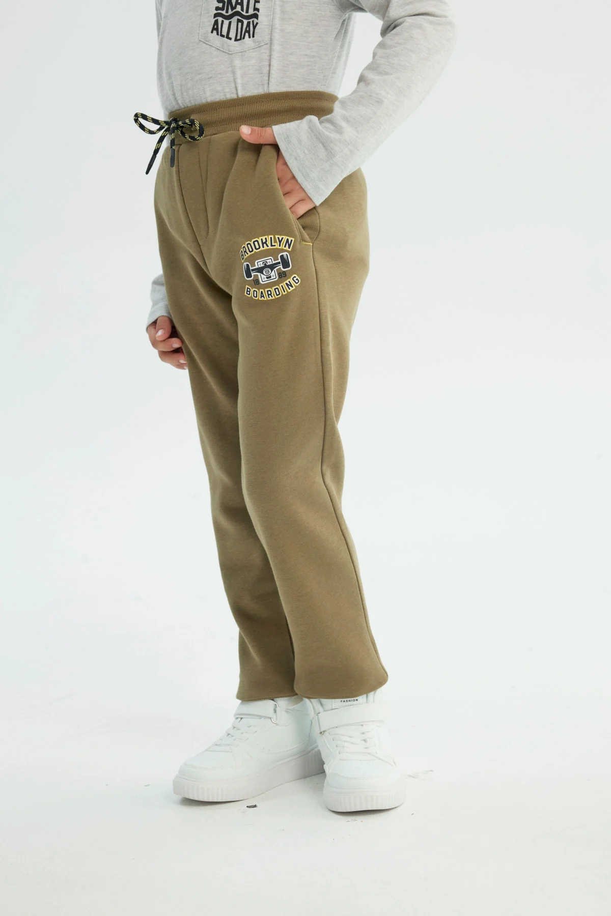 Pantalón Buzo Niño Jogger Verde Militar - Image 2