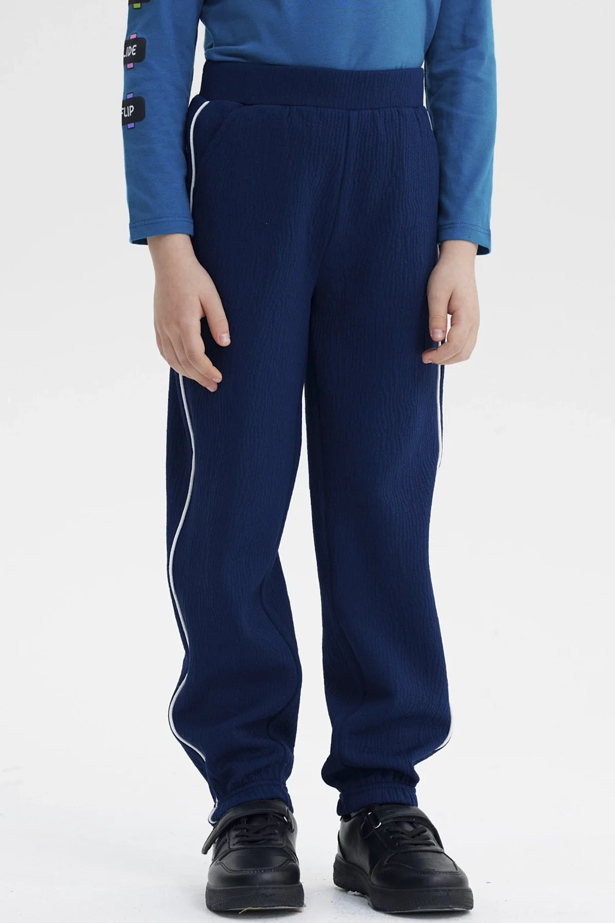 Pantalón Buzo Niño Pitillo Azul Oscuro