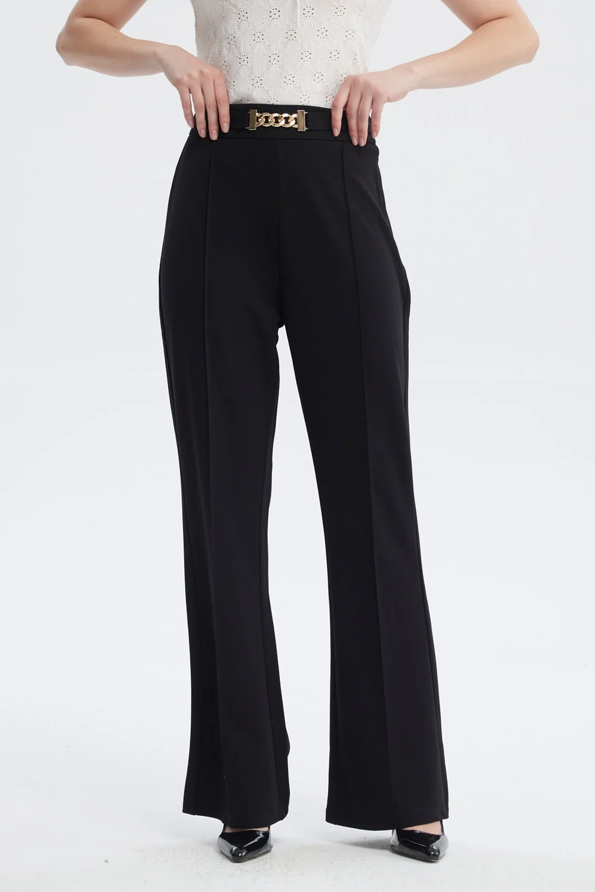 Pantalón Mujer Aplicación Metálica Negro