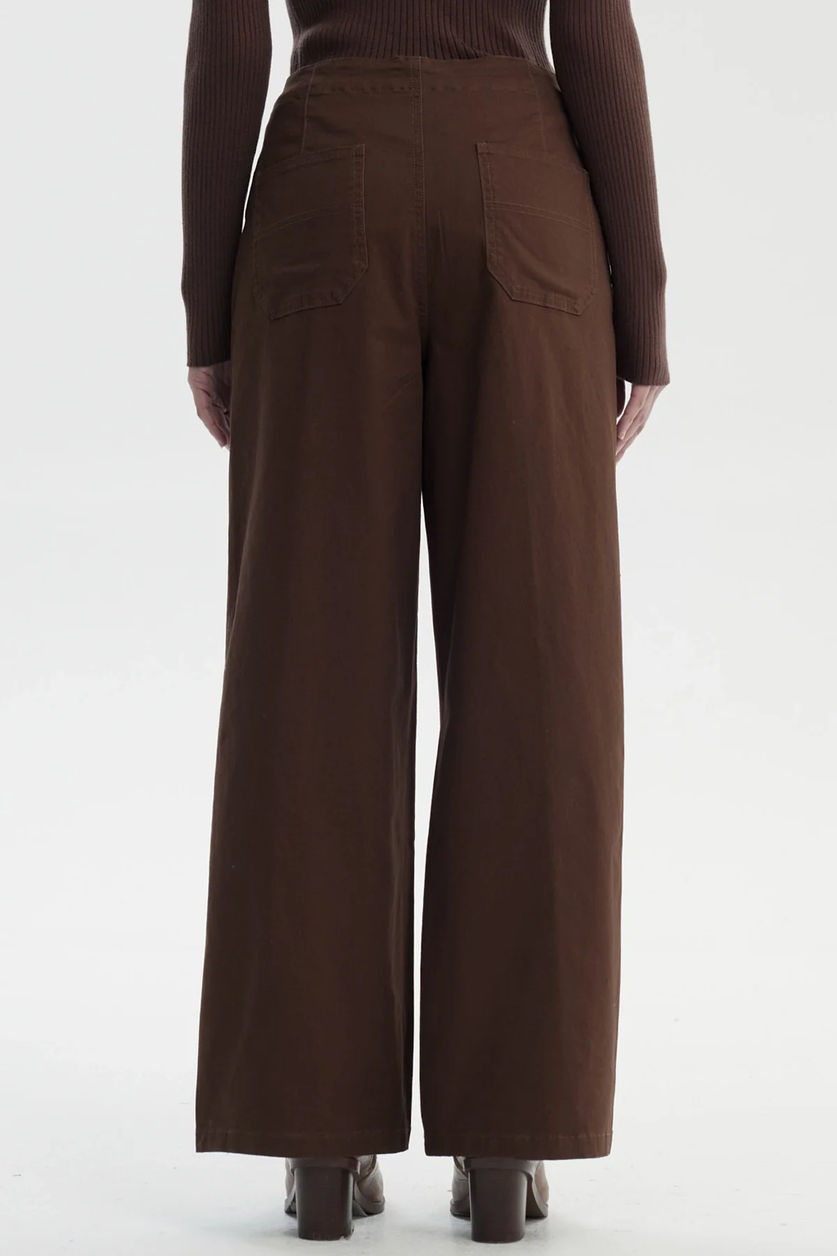 Pantalón Mujer Calce Recto Café - Image 3