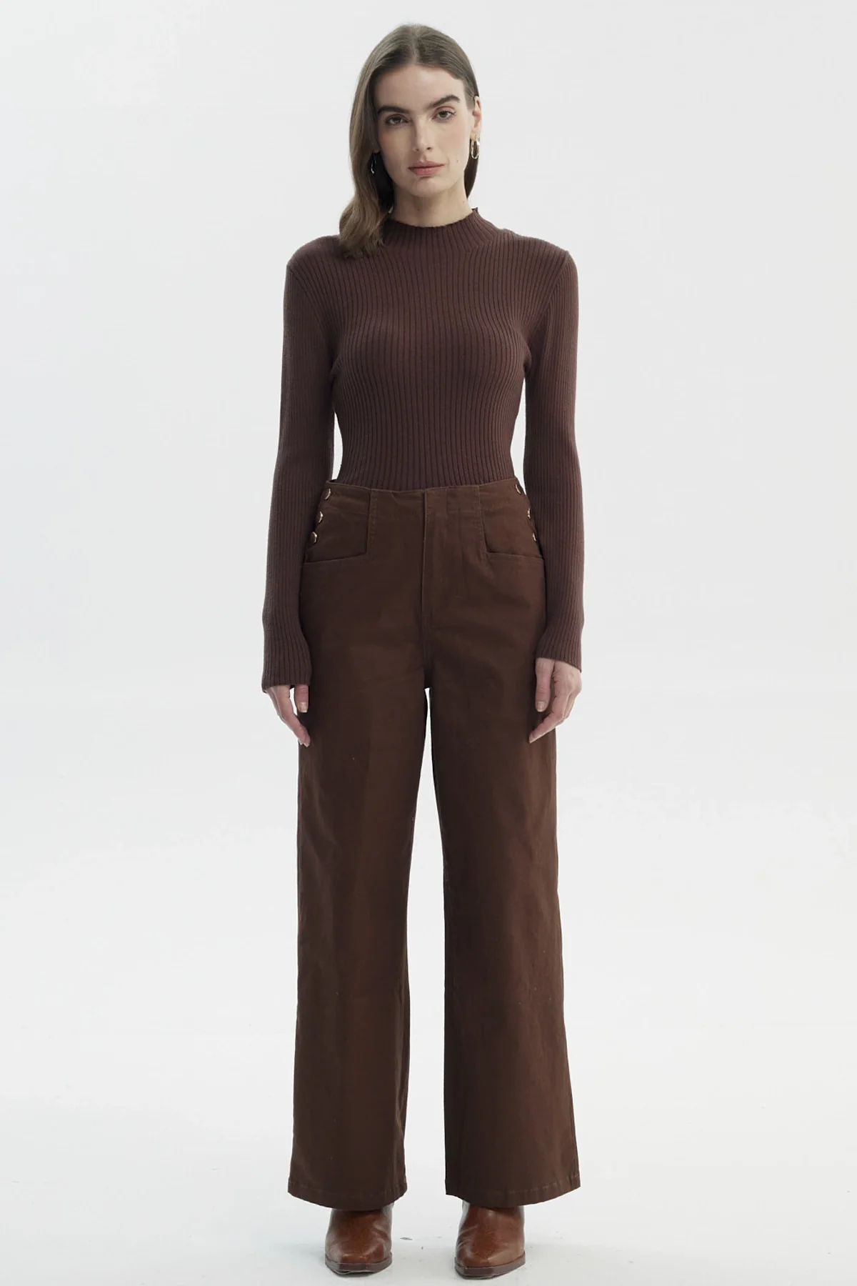 Pantalón Mujer Calce Recto Café - Image 4