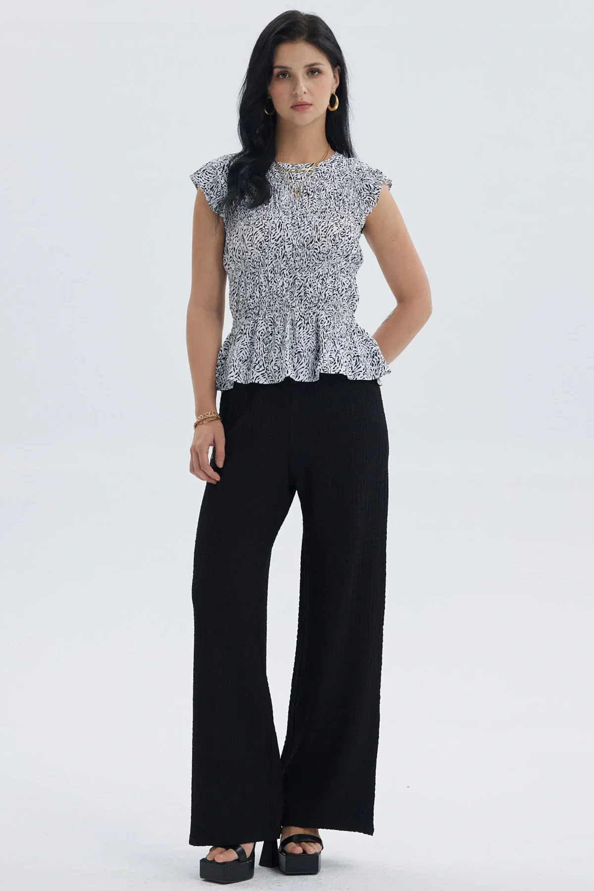 Pantalón Mujer Textura Pretina Con Amarras Negro - Image 4