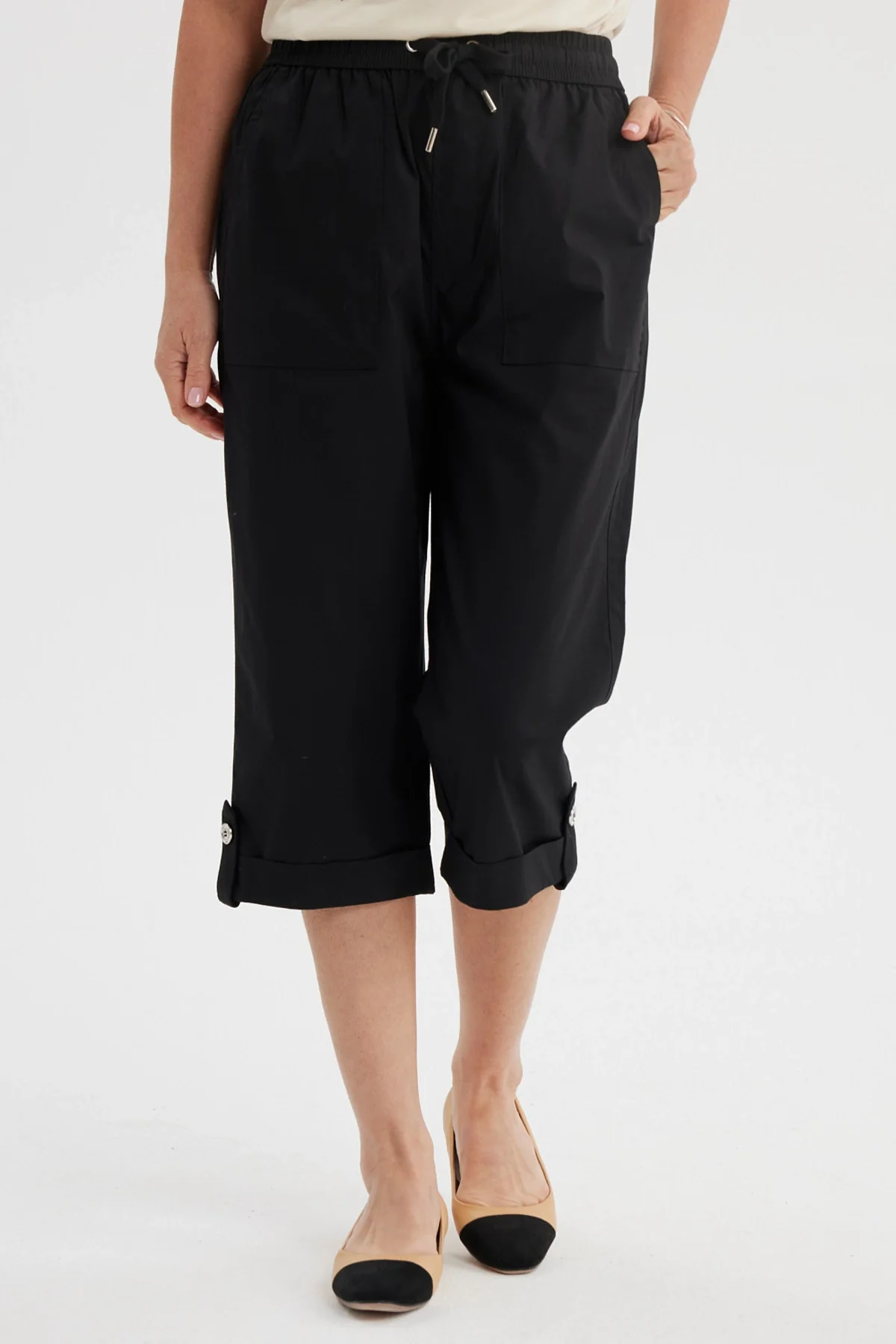 Pantalón Pescador Mujer Con Cortes Y Aperturas Negro