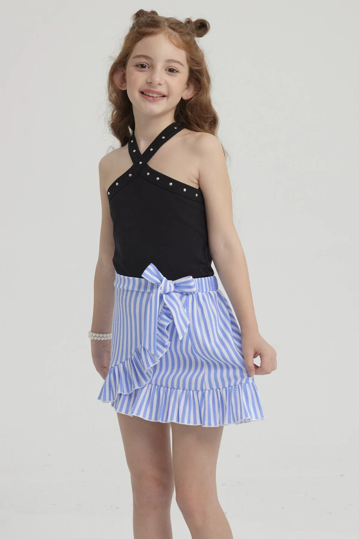 Peto Niña Cuello Cruzado Tachas Negro