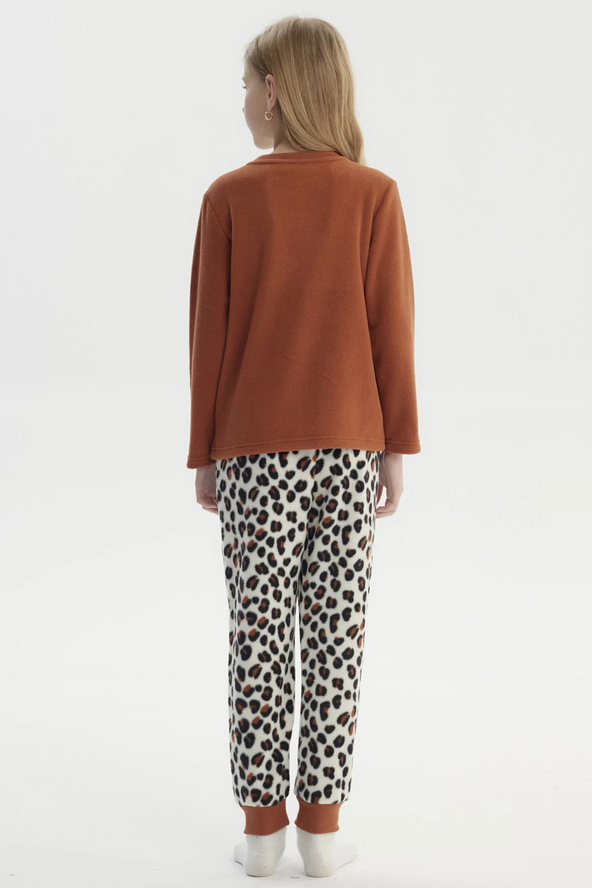 Pijama Niña Polera Y Pantalón Café - Image 3