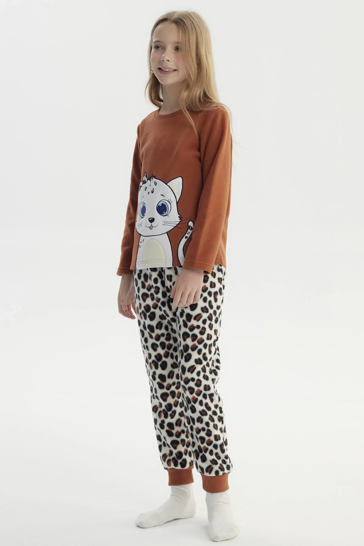 Pijama Niña Polera Y Pantalón Café - Image 4