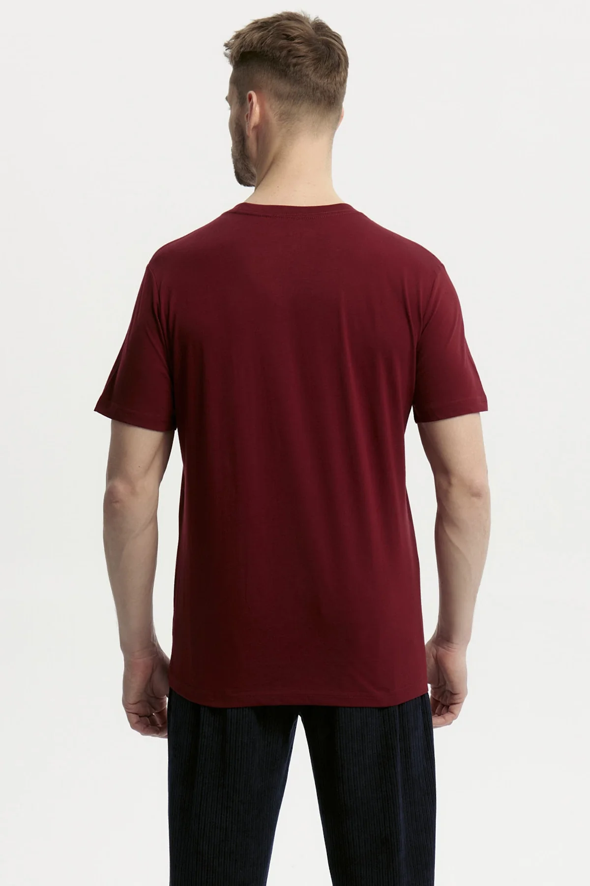 Polera Hombre Básica Con Bolsillo Burdeo - Image 3