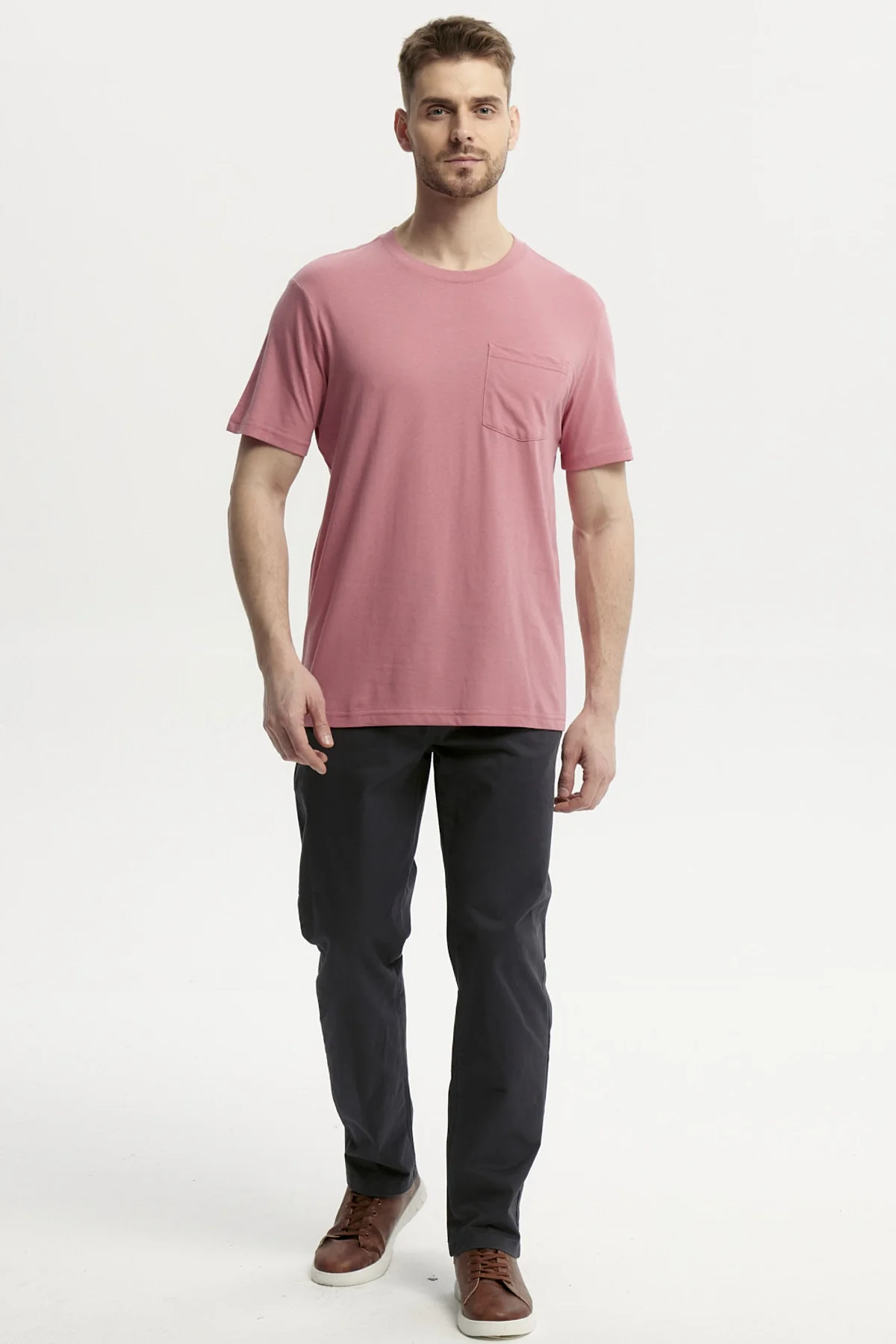 Polera Hombre Básica Con Bolsillo Palo Rosa - Image 4
