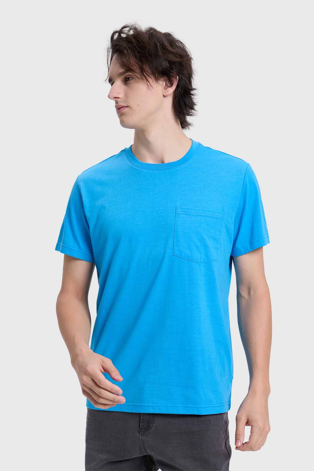 Polera Hombre Con Bolsillo Celeste - Image 2