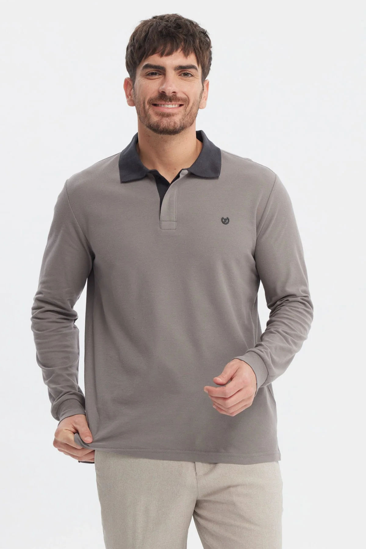 Polera Hombre Cuello Contraste Gris