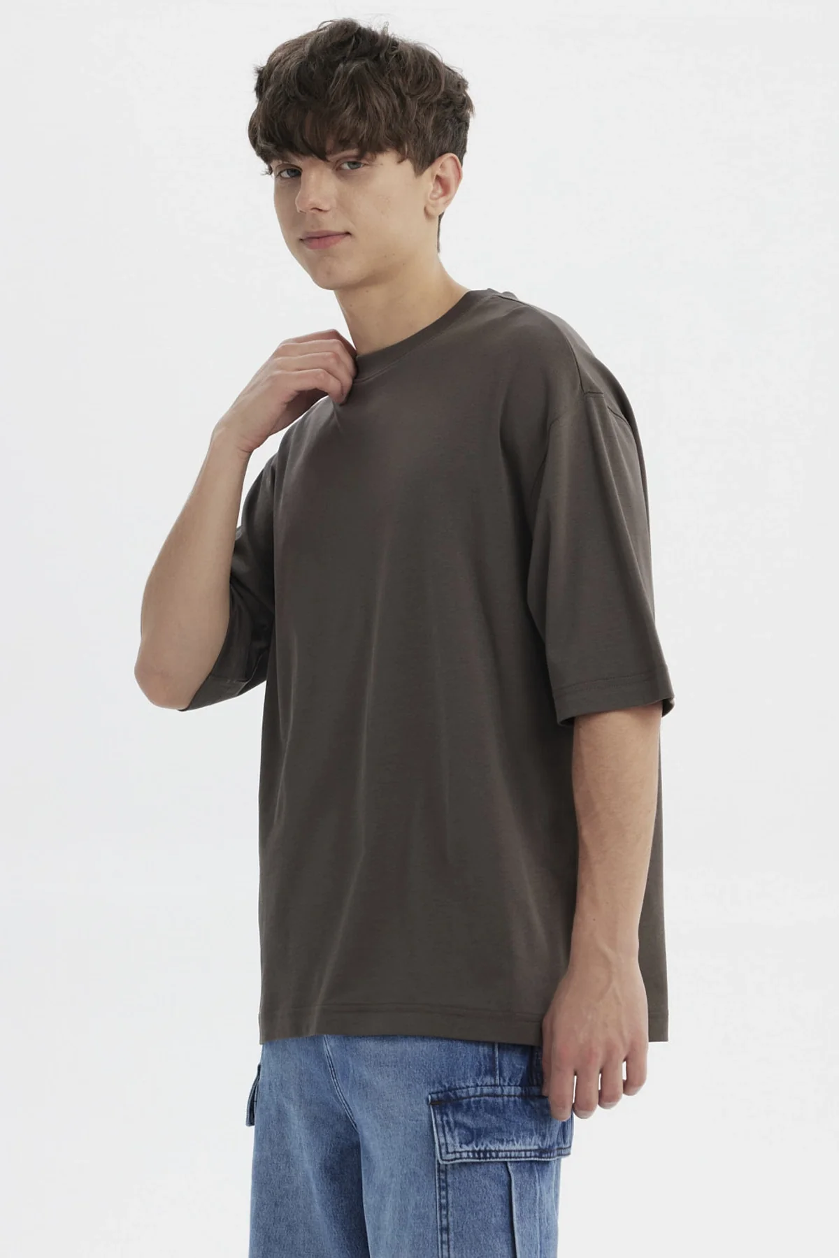 Polera Hombre Overside Fit Acero - Image 2