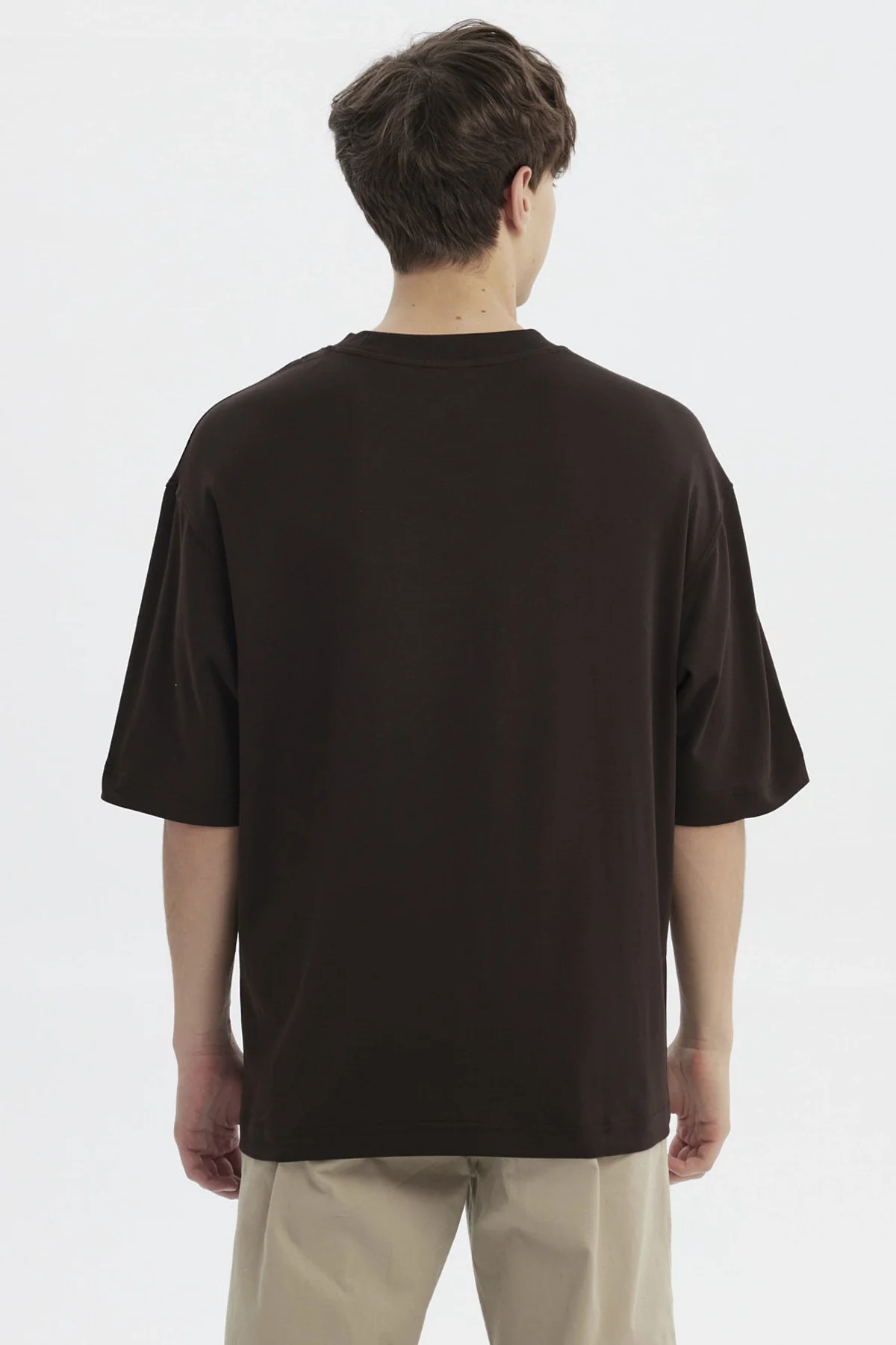 Polera Hombre Overside Fit Chocolate - Image 3