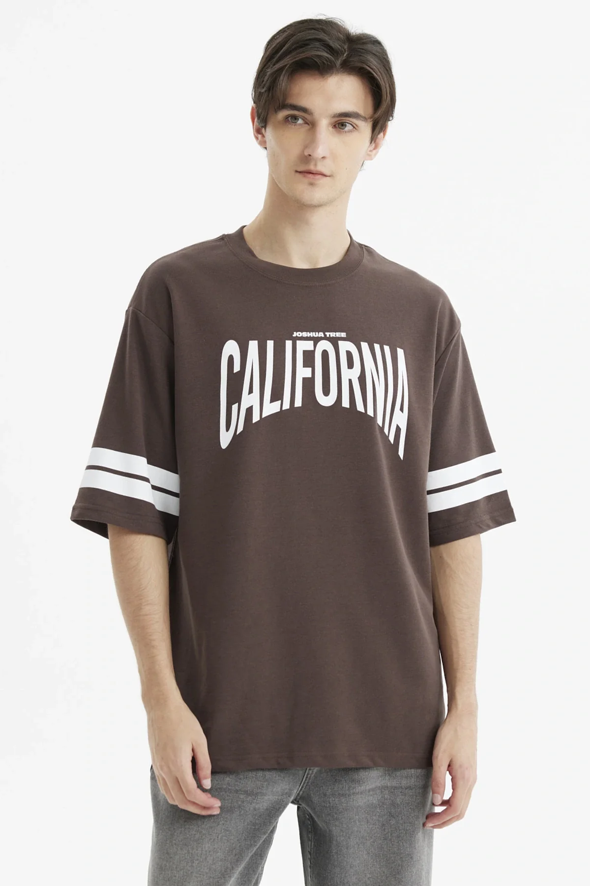 Polera Hombre Oversize Print Chocolate