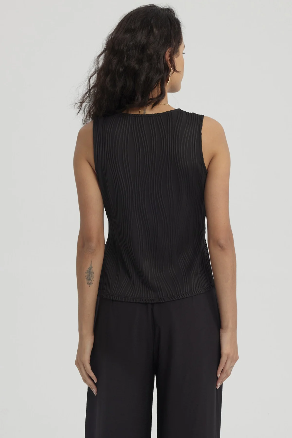 Polera Mujer Textura Aplicación Negro - Image 3
