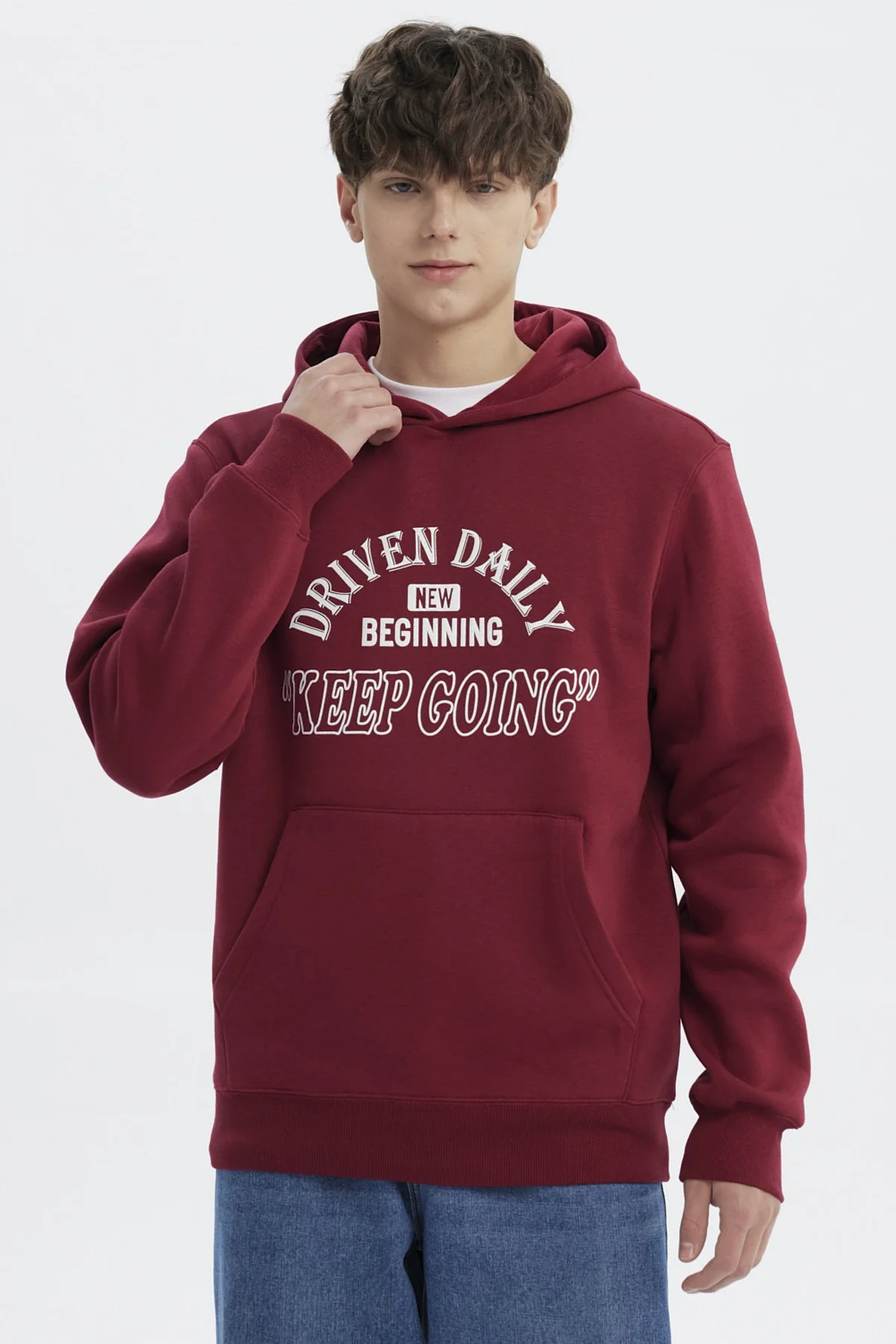 Polerón Hombre Slim Con Gorro Burdeo