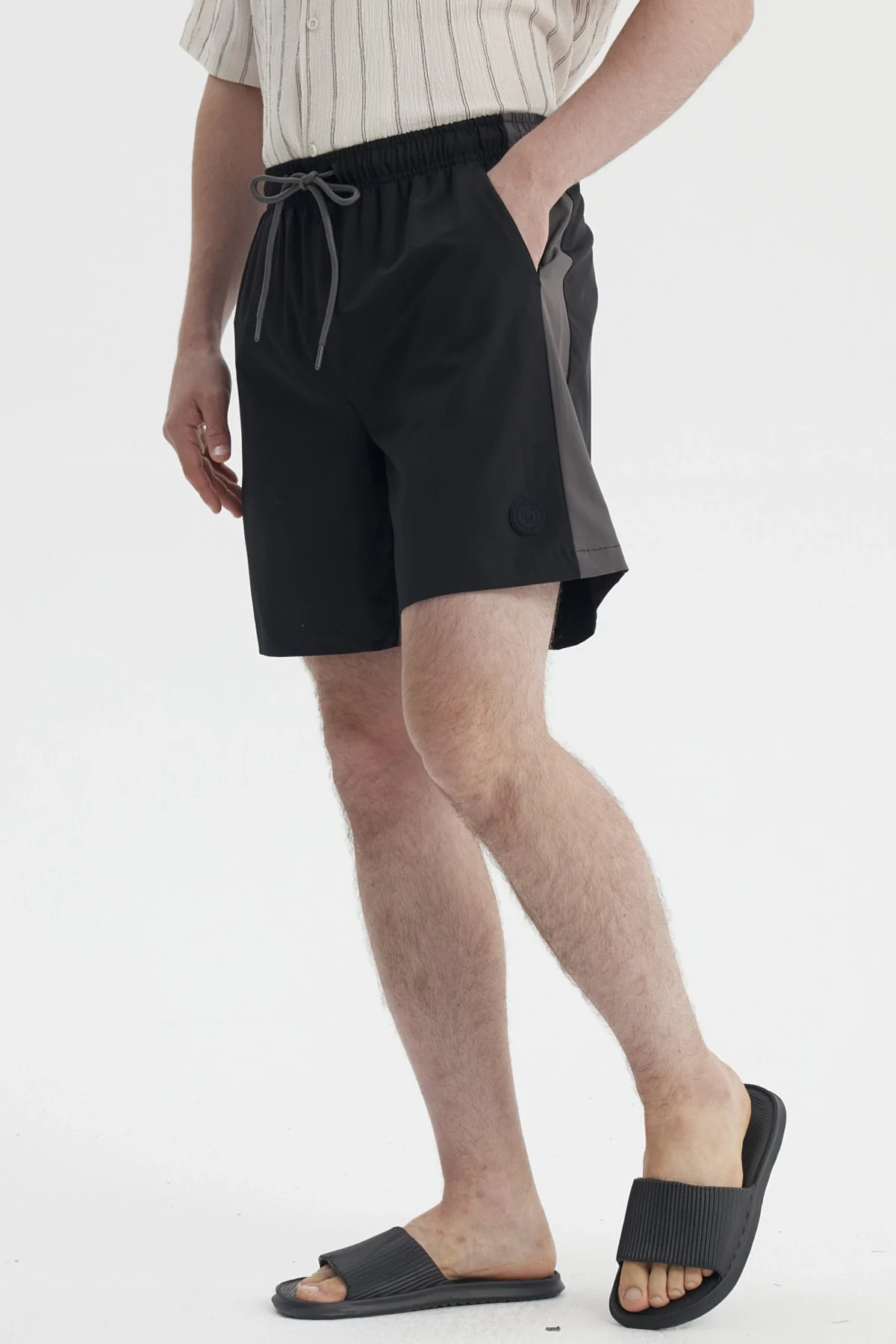 Short de Baño Hombre Liso Negro - Image 2