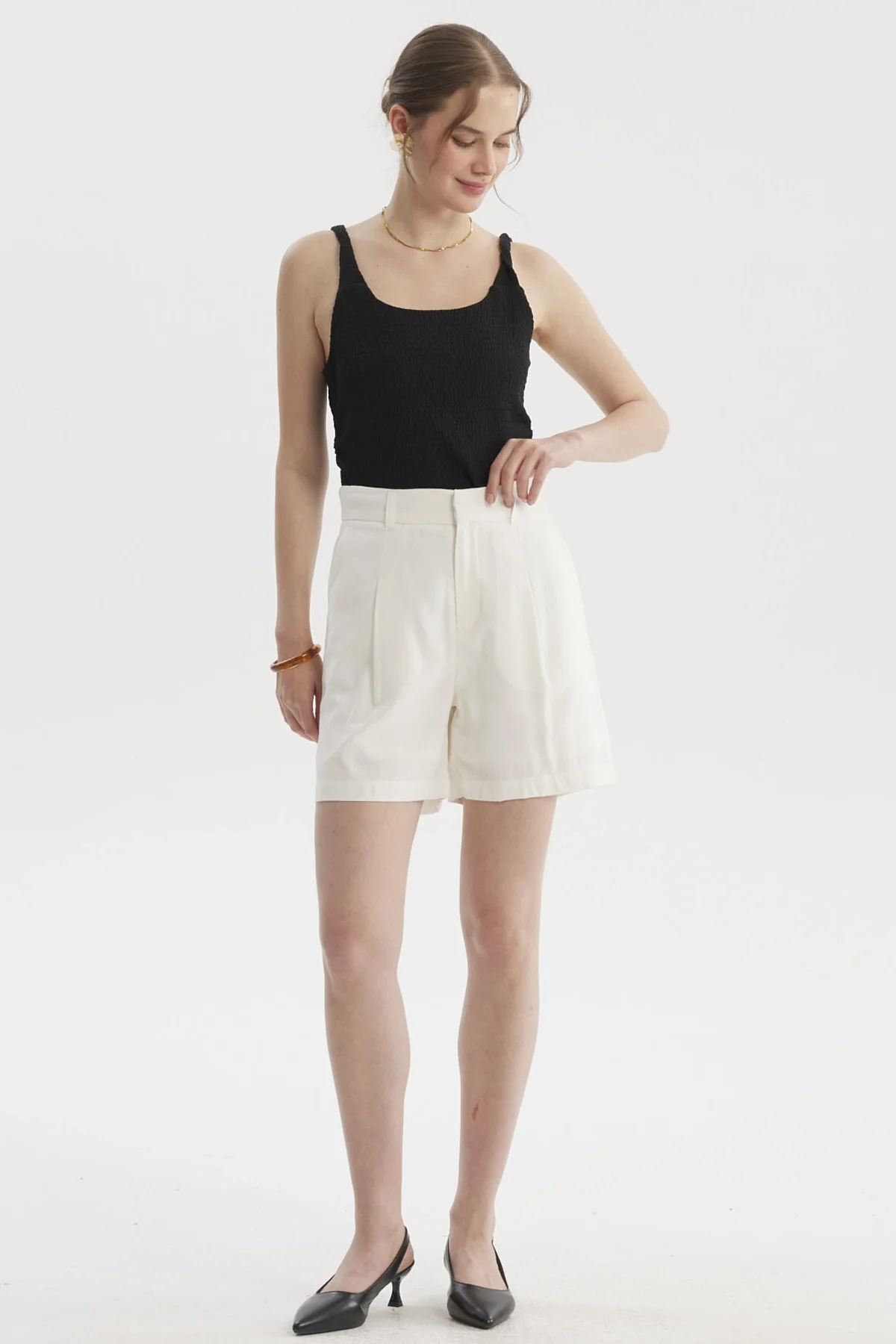 Short Mujer Sastrero Viscosa Pinzas Delanteras Crudo - Image 4
