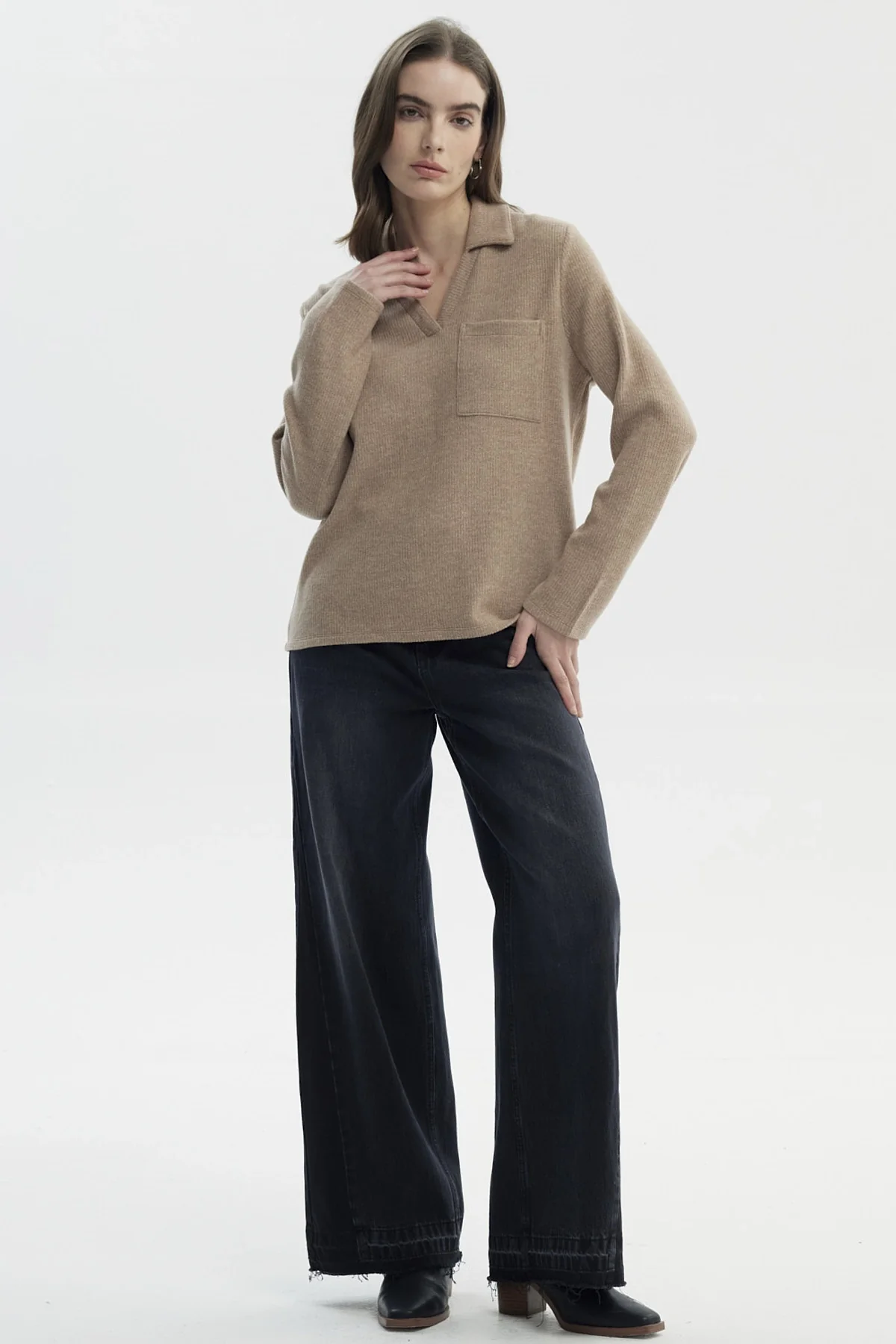 Sweater Mujer Slim Cuello Camisero Beige Oscuro - Image 4